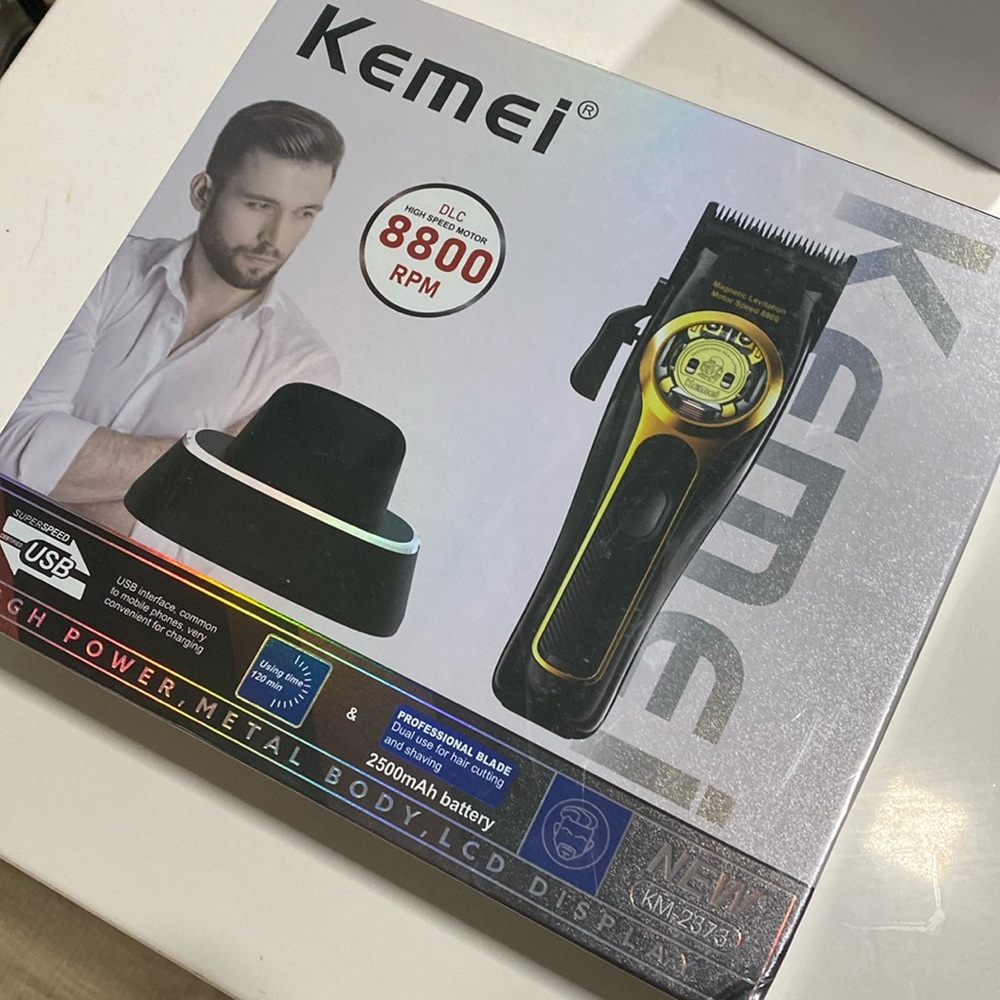 Wireless clippers for men